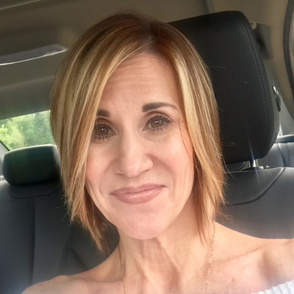 Meet your Posher, Kellie - Picture 2 of 2